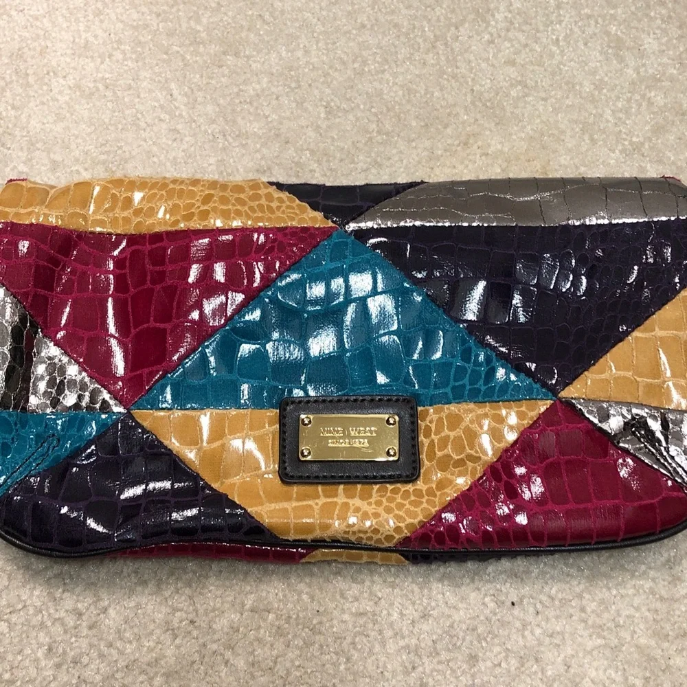Vintage Nine West patchwork clutch - Picture 4 of 4